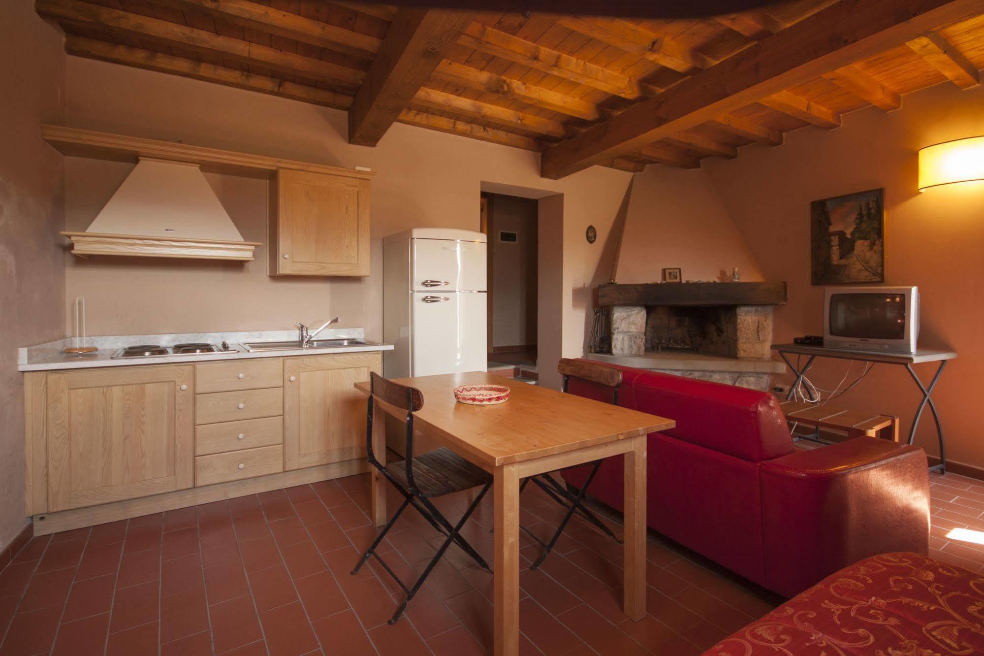 Gli Orzali Aparthotel Firenzuola Bagian luar foto